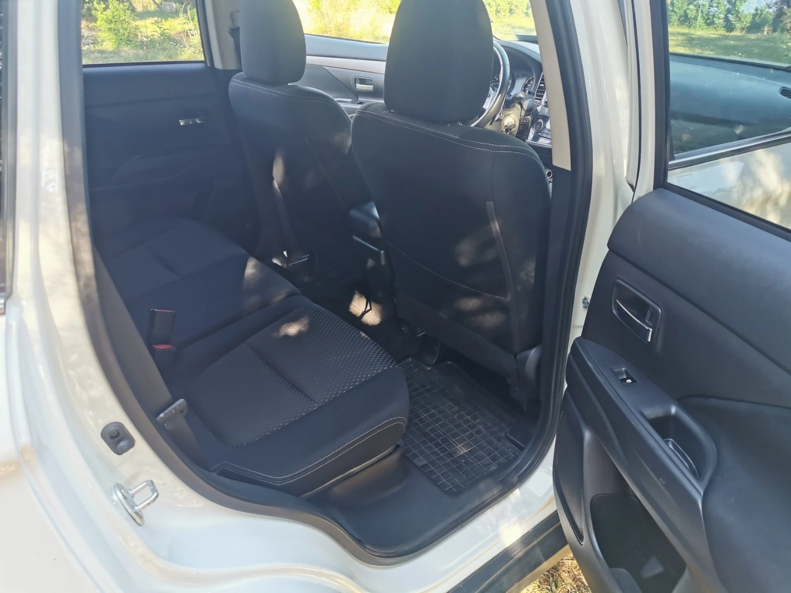Mitsubishi Outlander 2.0 150 к.с. 4х4, газ, автомат, снимка 13 - Автомобили и джипове - 55873810