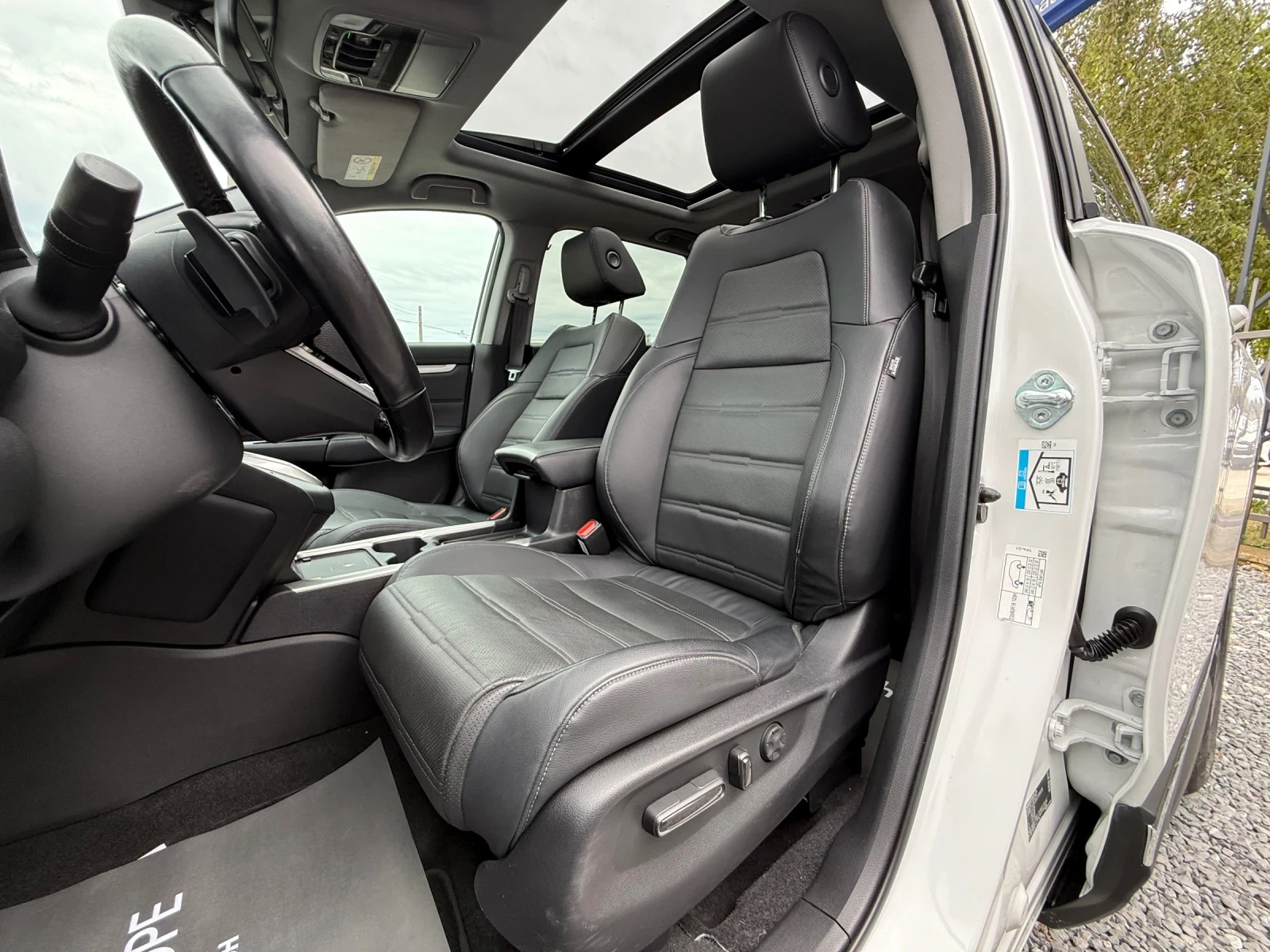 Honda Cr-v  EXECUTIVE 2.0 i-VTEC i-MMD 184 Hp e:HEV AWD-i , снимка 13 - Автомобили и джипове - 56194043