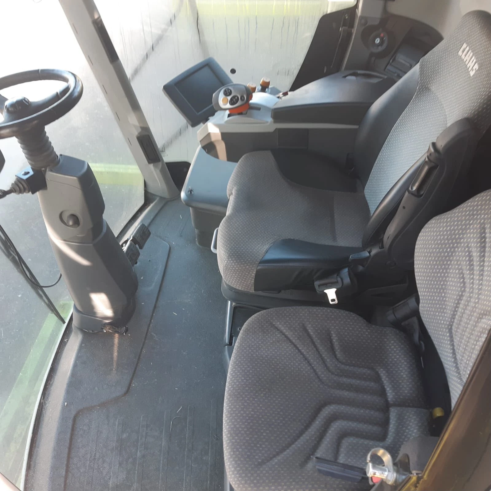 Комбайн Claas LEXION 660 + CLAAS VARIO 770 ЛИЗИНГ, снимка 11 - Селскостопанска техника - 56196917