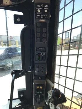 Мини челни товарачи Друга Case TR310 3900кг., снимка 15