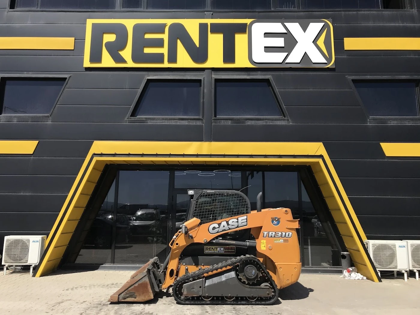 Мини челни товарачи Друга Case TR310 3900кг., снимка 1