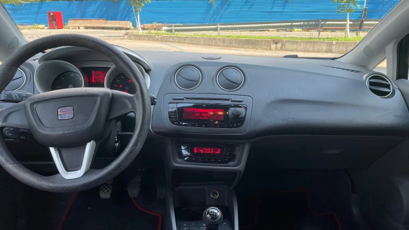 Seat Ibiza, снимка 11 - Автомобили и джипове - 47359080