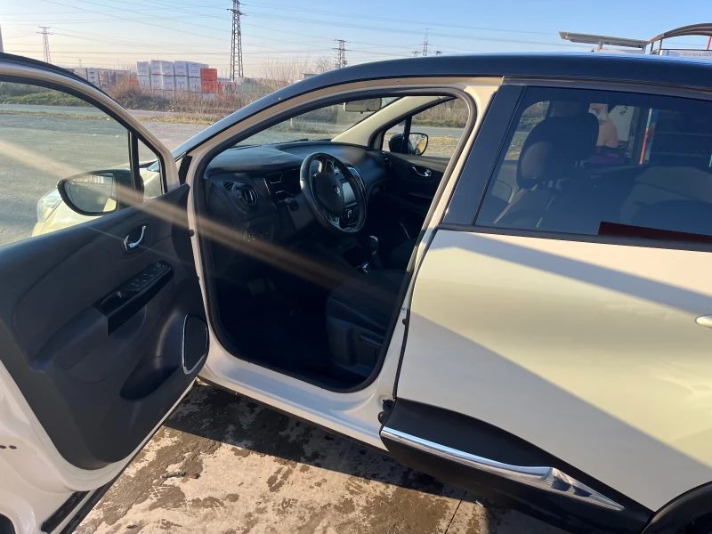 Renault Captur 1.2 Автомат, снимка 7 - Автомобили и джипове - 49104006