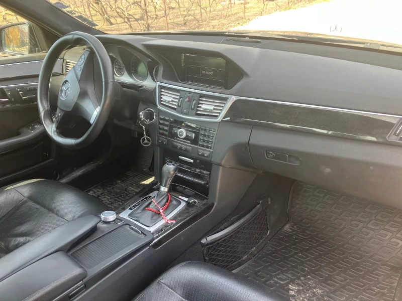 Mercedes-Benz E 250 CDI 204 AMG Optic, снимка 4 - Автомобили и джипове - 49592896