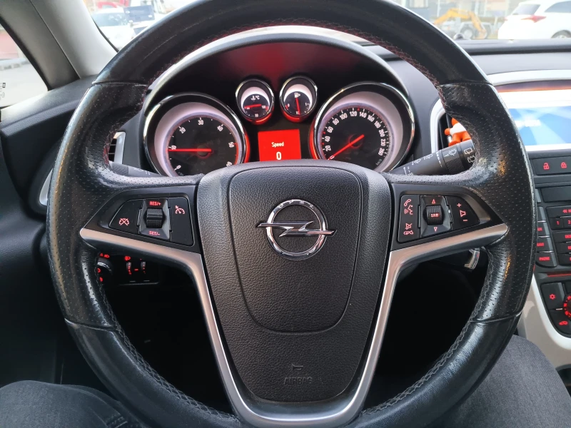 Opel Astra, снимка 9 - Автомобили и джипове - 52630762