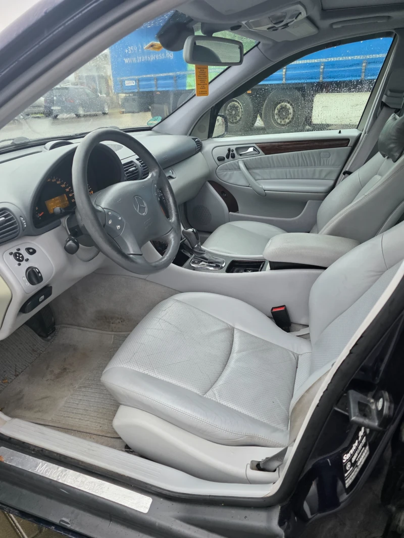 Mercedes-Benz C 320, снимка 8 - Автомобили и джипове - 52468372