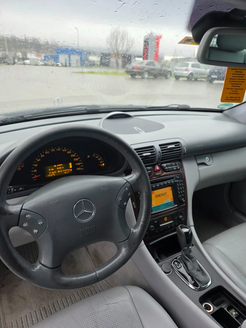 Mercedes-Benz C 320, снимка 9 - Автомобили и джипове - 52468372