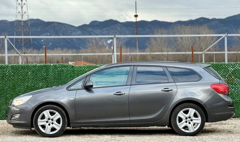 Opel Astra 1.7CDTi EURO 5, снимка 4 - Автомобили и джипове - 52963282