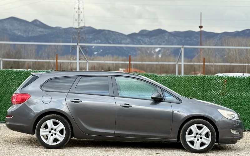 Opel Astra 1.7CDTi EURO 5, снимка 8 - Автомобили и джипове - 52963282