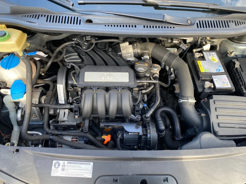 VW Caddy LIFE 1.6, снимка 15 - Автомобили и джипове - 53133724