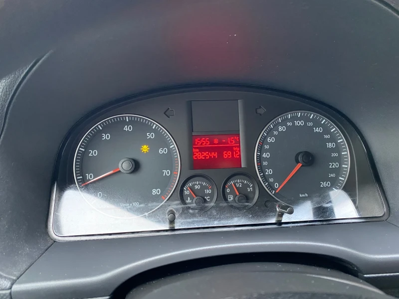 VW Caddy LIFE 1.6, снимка 10 - Автомобили и джипове - 53133724