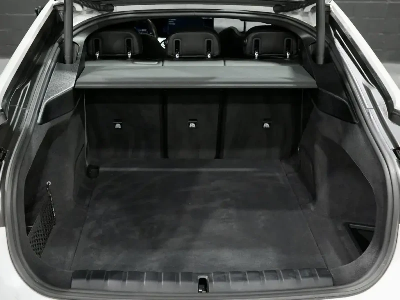 BMW i4 * ФИКСИРАНА ЦЕНА * CARFAX* ОПЦИЯ ЗА ФИНАНСИРАНЕ* , снимка 12 - Автомобили и джипове - 53232297