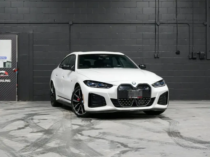 BMW i4 * ФИКСИРАНА ЦЕНА * CARFAX* ОПЦИЯ ЗА ФИНАНСИРАНЕ* , снимка 2 - Автомобили и джипове - 53232297