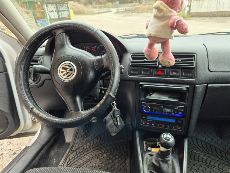 VW Golf 1.6, снимка 6 - Автомобили и джипове - 53476630