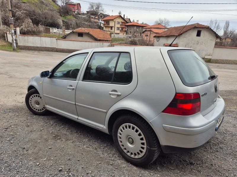 VW Golf 1.6, снимка 2 - Автомобили и джипове - 53476630