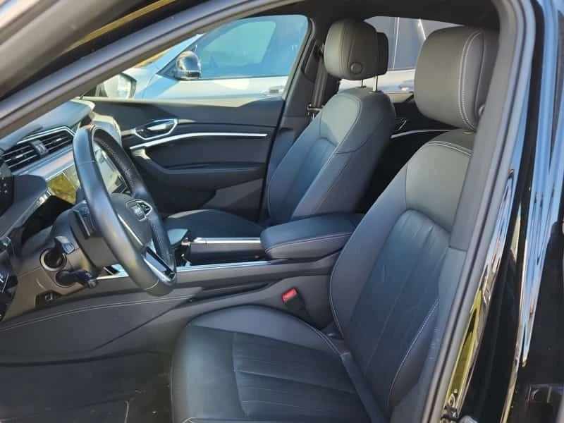 Audi E-Tron * TECHNIK * CARFAX * ОПЦИЯ ЗА ФИНАНСИРАНЕ, снимка 3 - Автомобили и джипове - 56731797