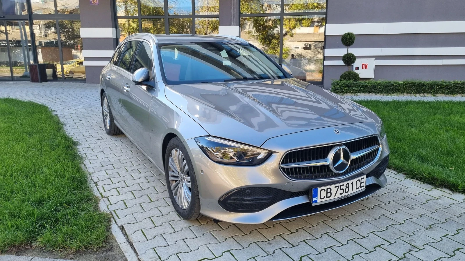 Mercedes-Benz C 300 ГАРАНЦИОНЕН, 360 , АМБИЕНТНО, АВАНГАРД - изображение 2