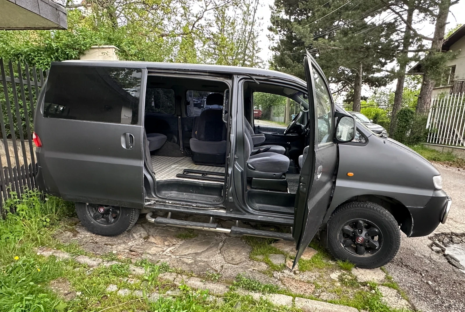 Hyundai Starex 2.4i 4x4 - изображение 5