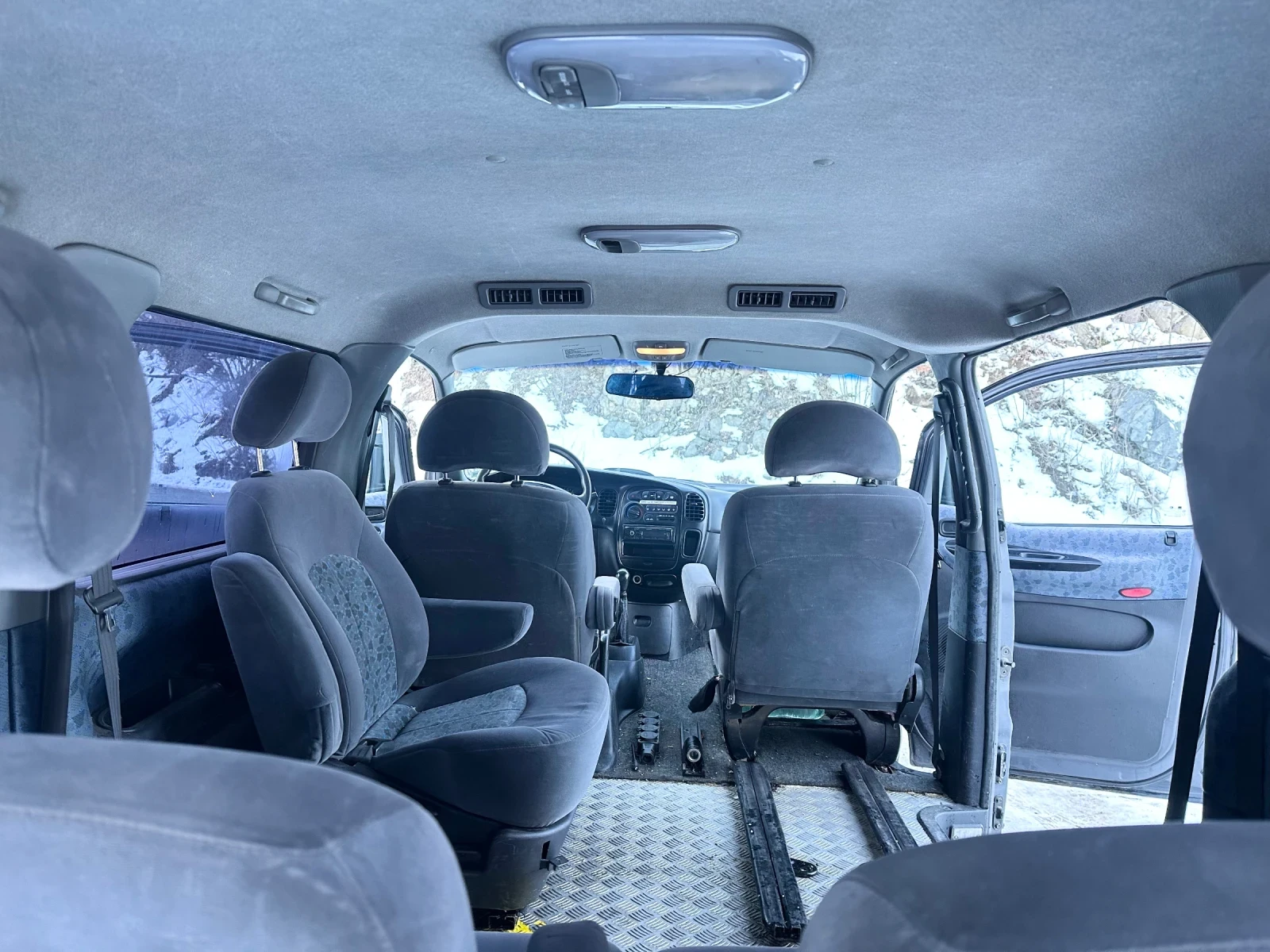 Hyundai Starex 2.4i 4x4 - изображение 10