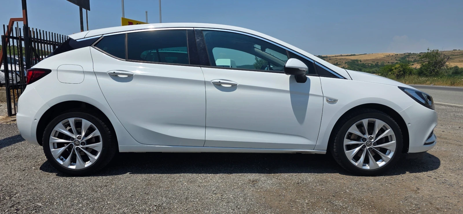 Opel Astra 1.6 CDTI -LUX-Camera -Navi-110hp - изображение 5