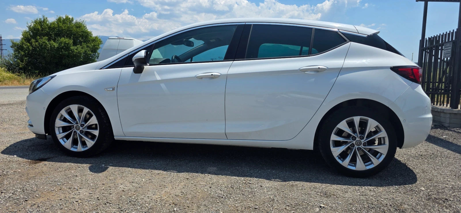 Opel Astra 1.6 CDTI -LUX-Camera -Navi-110hp - изображение 4