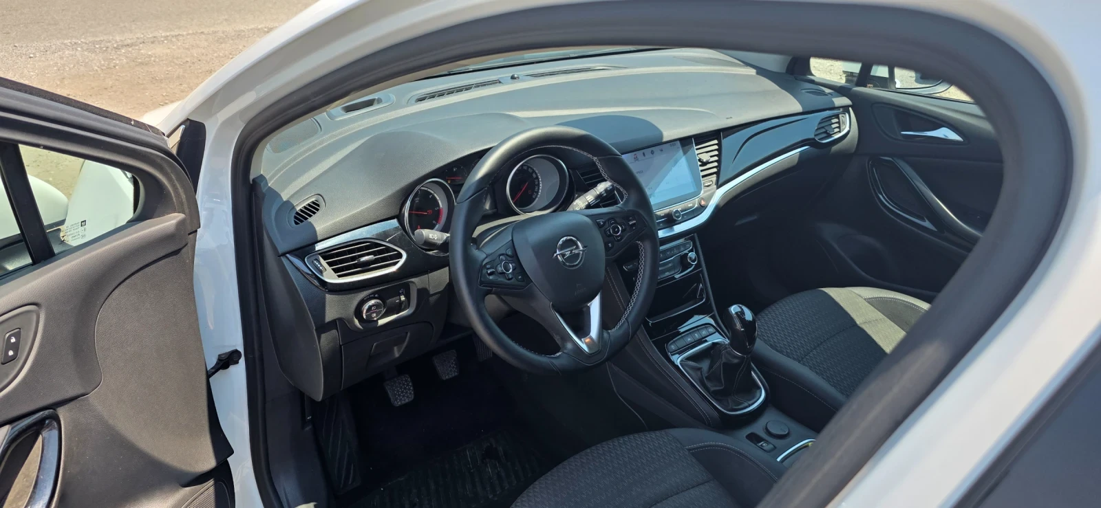 Opel Astra 1.6 CDTI -LUX-Camera -Navi-110hp - изображение 8