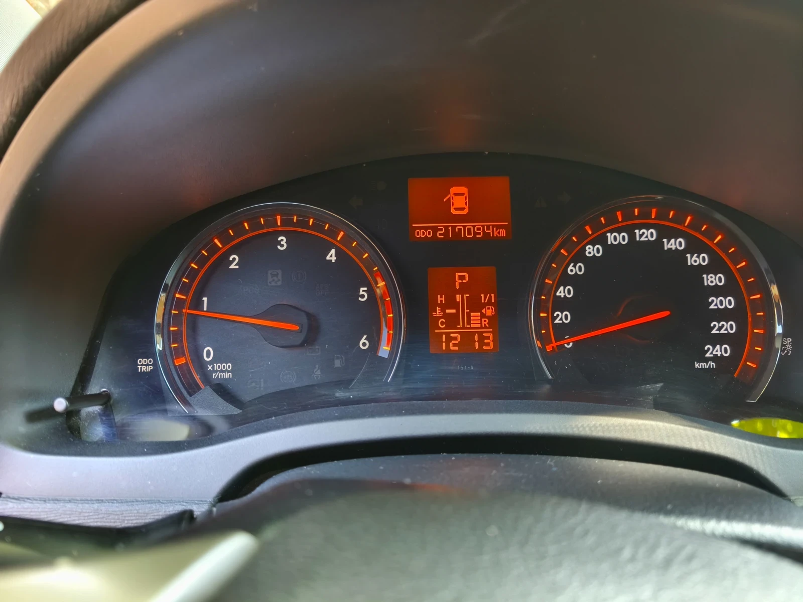 Toyota Avensis Т-27 Комби.2.2 d-cat(150) - изображение 8