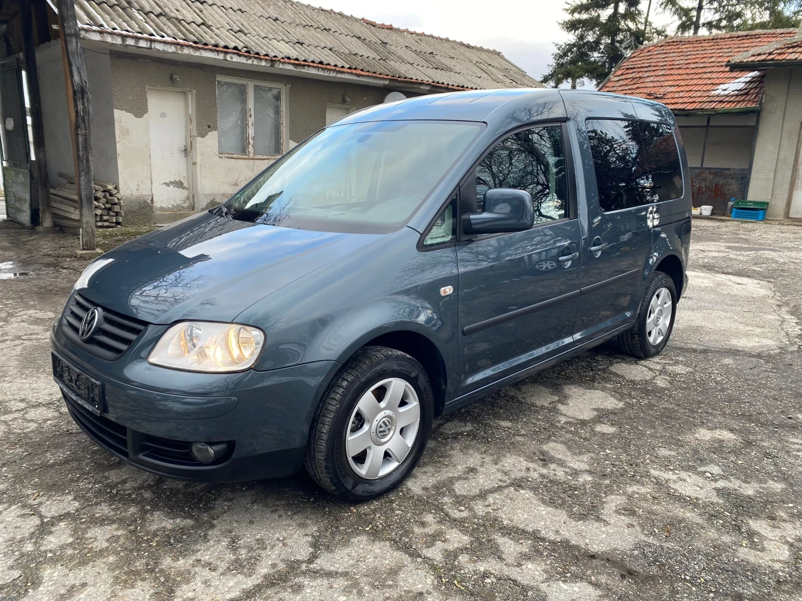 VW Caddy LIFE 1.6 - изображение 3
