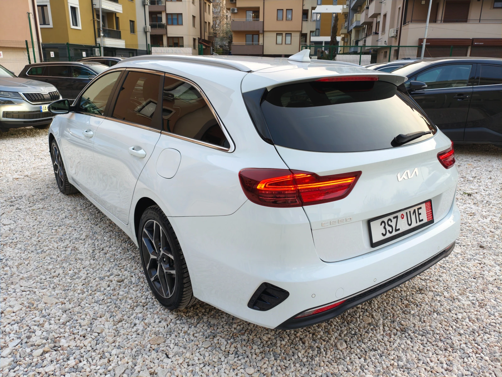 Kia Ceed 1.5 T-GDi 160�.� ���-����������� - ������� | Mobile.bg � ����������� 7