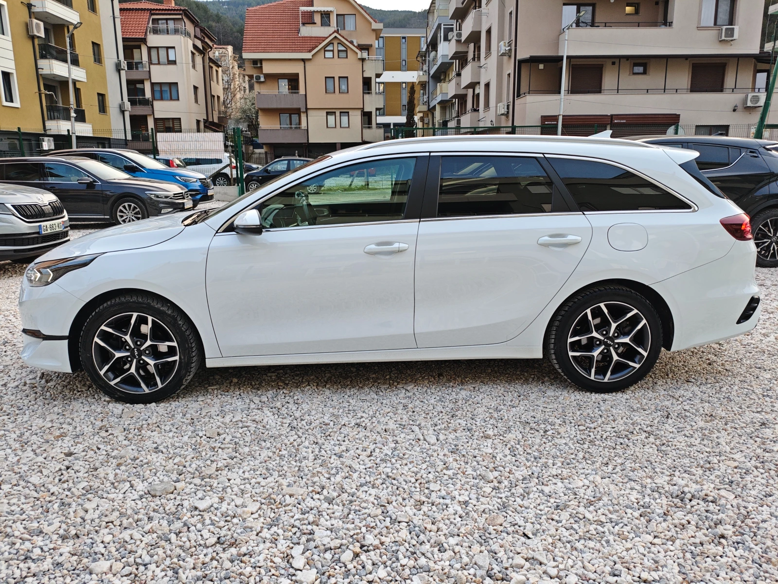 Kia Ceed 1.5 T-GDi 160�.� ���-����������� - ������� | Mobile.bg � ����������� 8