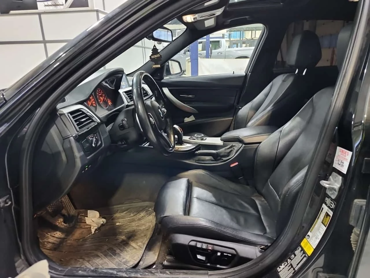 BMW 335 * 335I XDRIVE * CARFAX * БЕЗ ПЪРВОНАЧАЛНА ВНОСКА, снимка 5 - Автомобили и джипове - 54397203