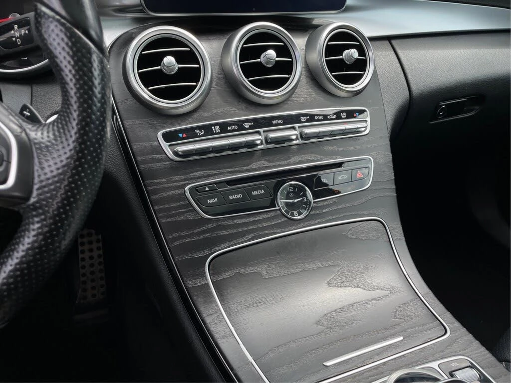 Mercedes-Benz C 300 4MATIC AMG PACK* ПОДГРЕВ* КАМЕРА* PANORAMA* , снимка 15 - Автомобили и джипове - 55275671