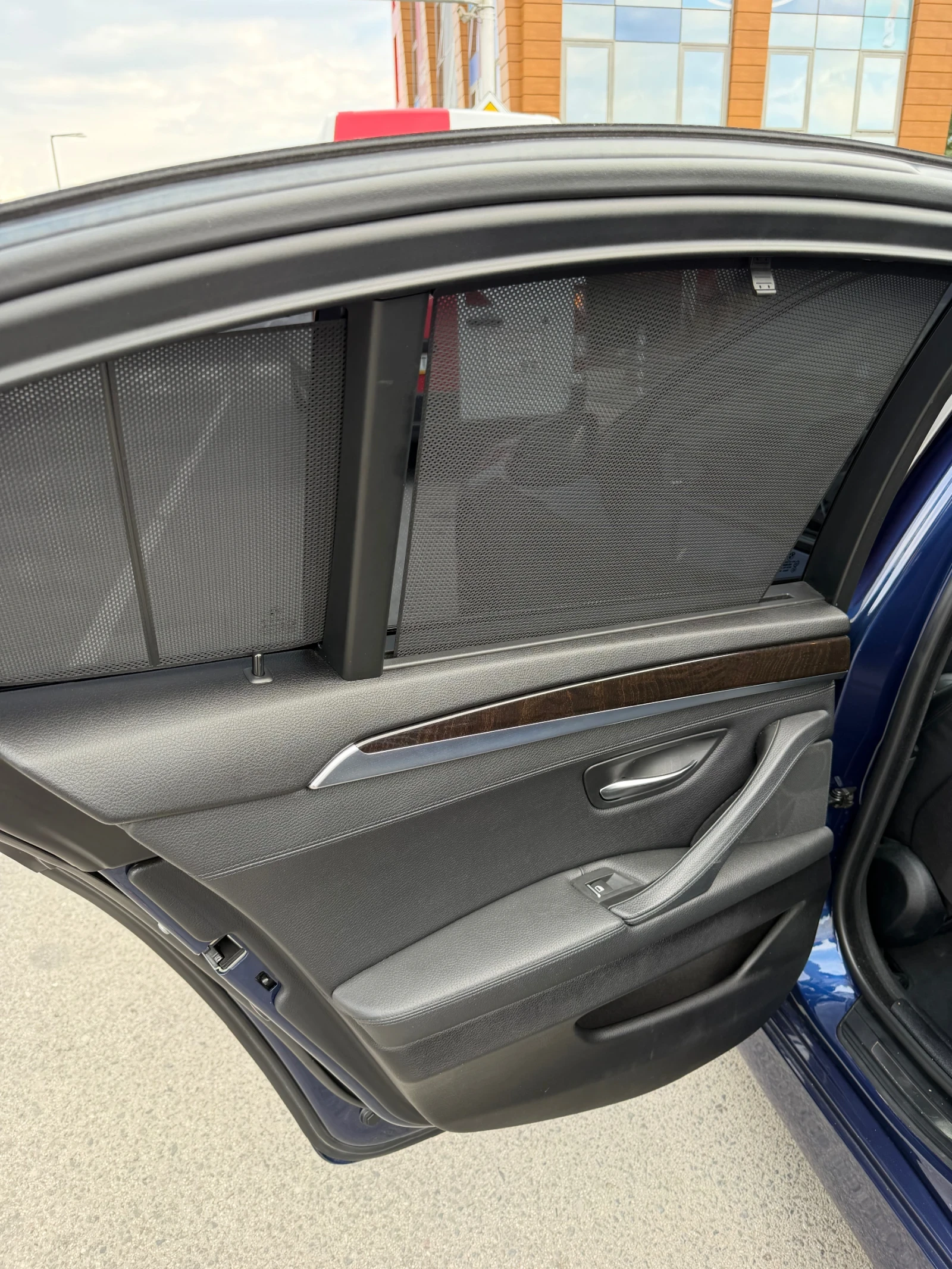 BMW 550  Facelift, снимка 9 - Автомобили и джипове - 55317517