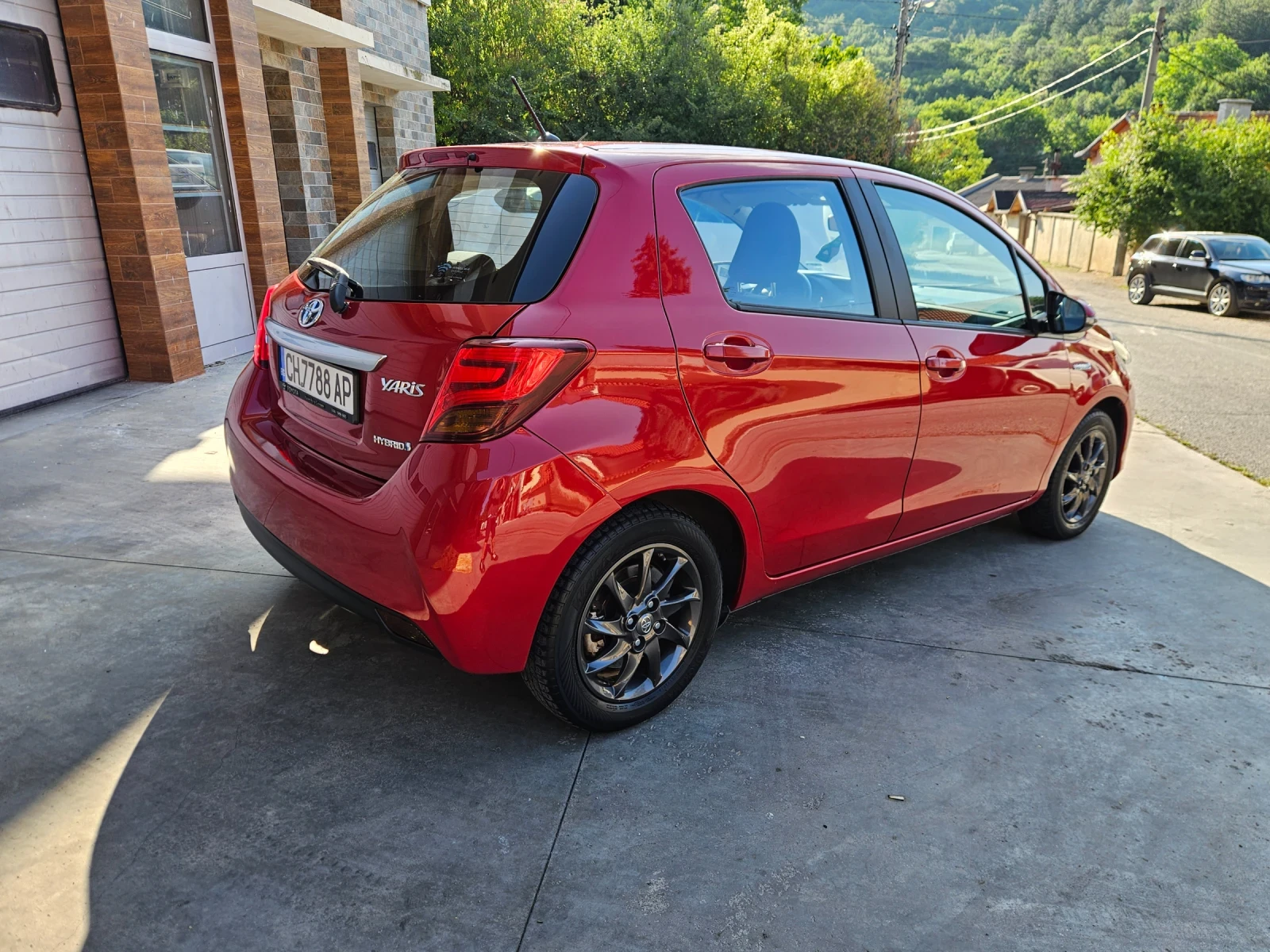 Toyota Yaris Hybrid , снимка 2 - Автомобили и джипове - 55463971