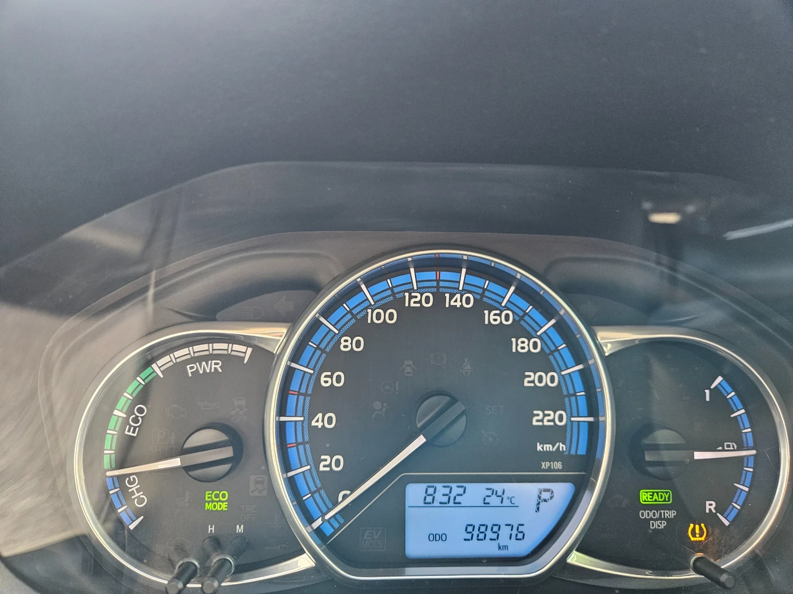 Toyota Yaris Hybrid , снимка 9 - Автомобили и джипове - 55463971