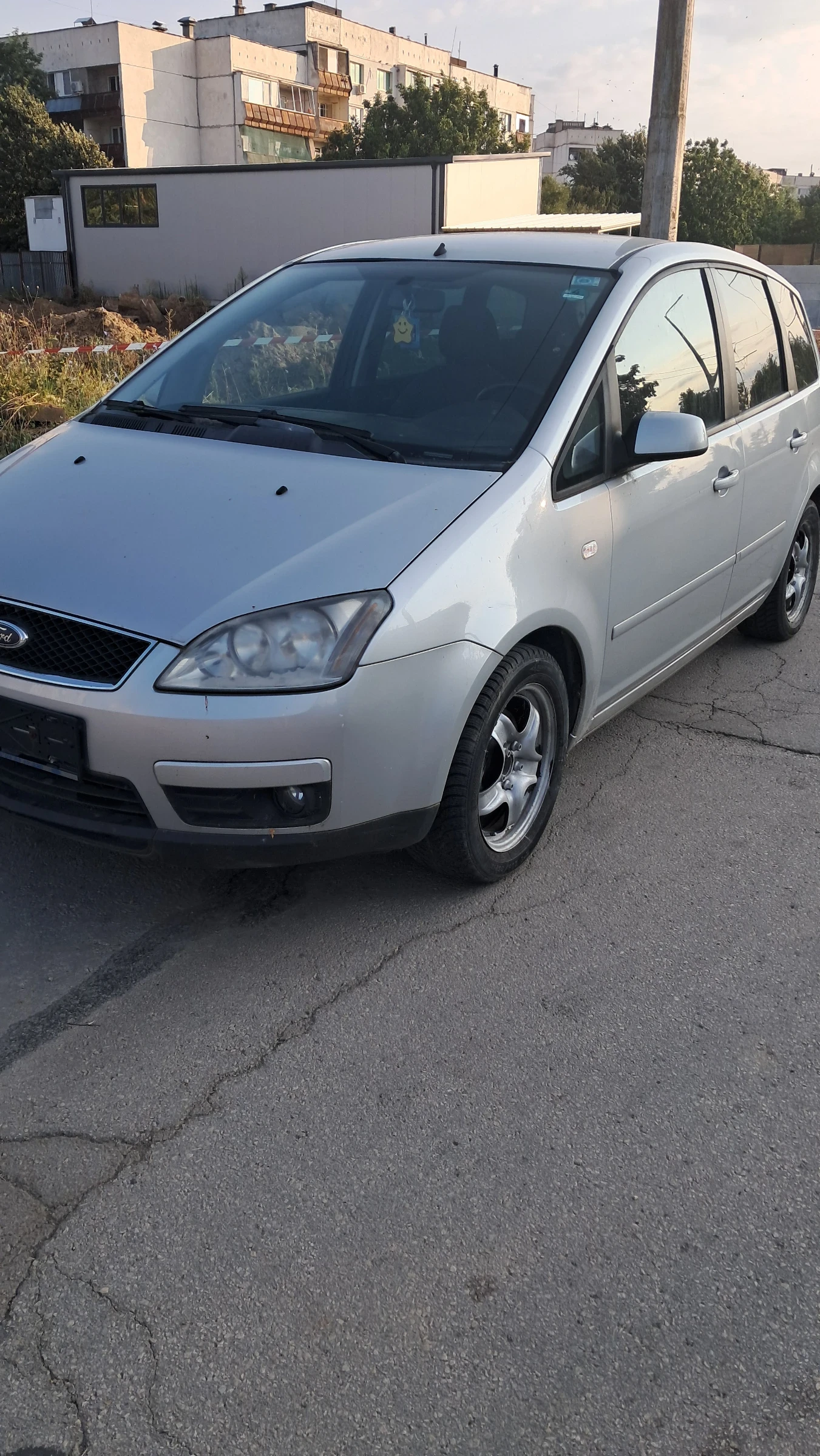 Ford C-max 1.6 бензин