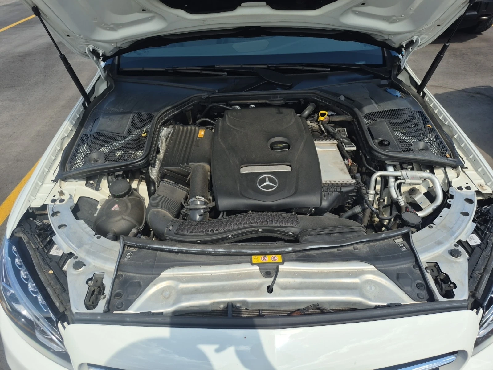 Mercedes-Benz C 300 * CARFAX * АВТОКРЕДИТ БЕЗ ПЪРВОНАЧАЛНА ВНОСКА, снимка 16 - Автомобили и джипове - 55887089