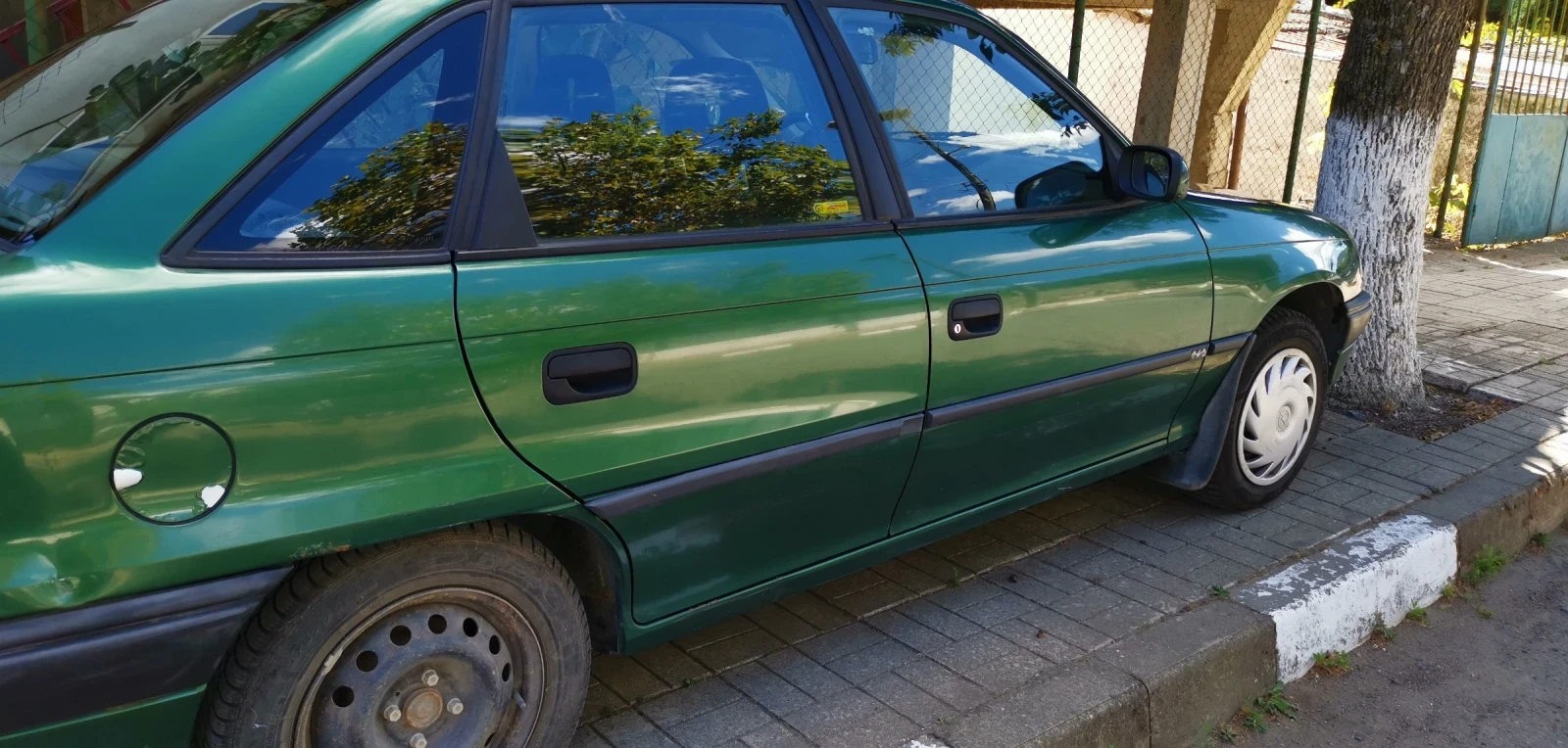 Opel Astra 1.6mi, снимка 6 - Автомобили и джипове - 56346539