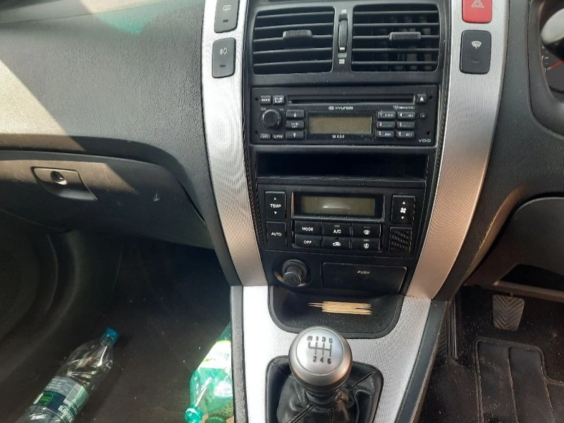 Hyundai Tucson 2.0 CRDI, снимка 8 - Автомобили и джипове - 41545702