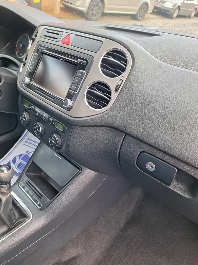 VW Tiguan 4x4 , 170 p.s, снимка 13 - Автомобили и джипове - 53564582