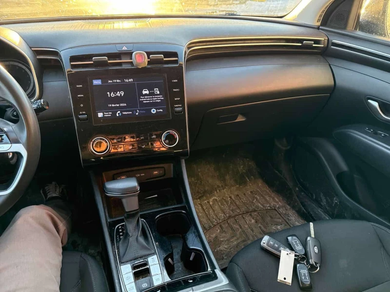 Hyundai Tucson  Essential/Подгрев/Памет/Навигация , снимка 9 - Автомобили и джипове - 53580976