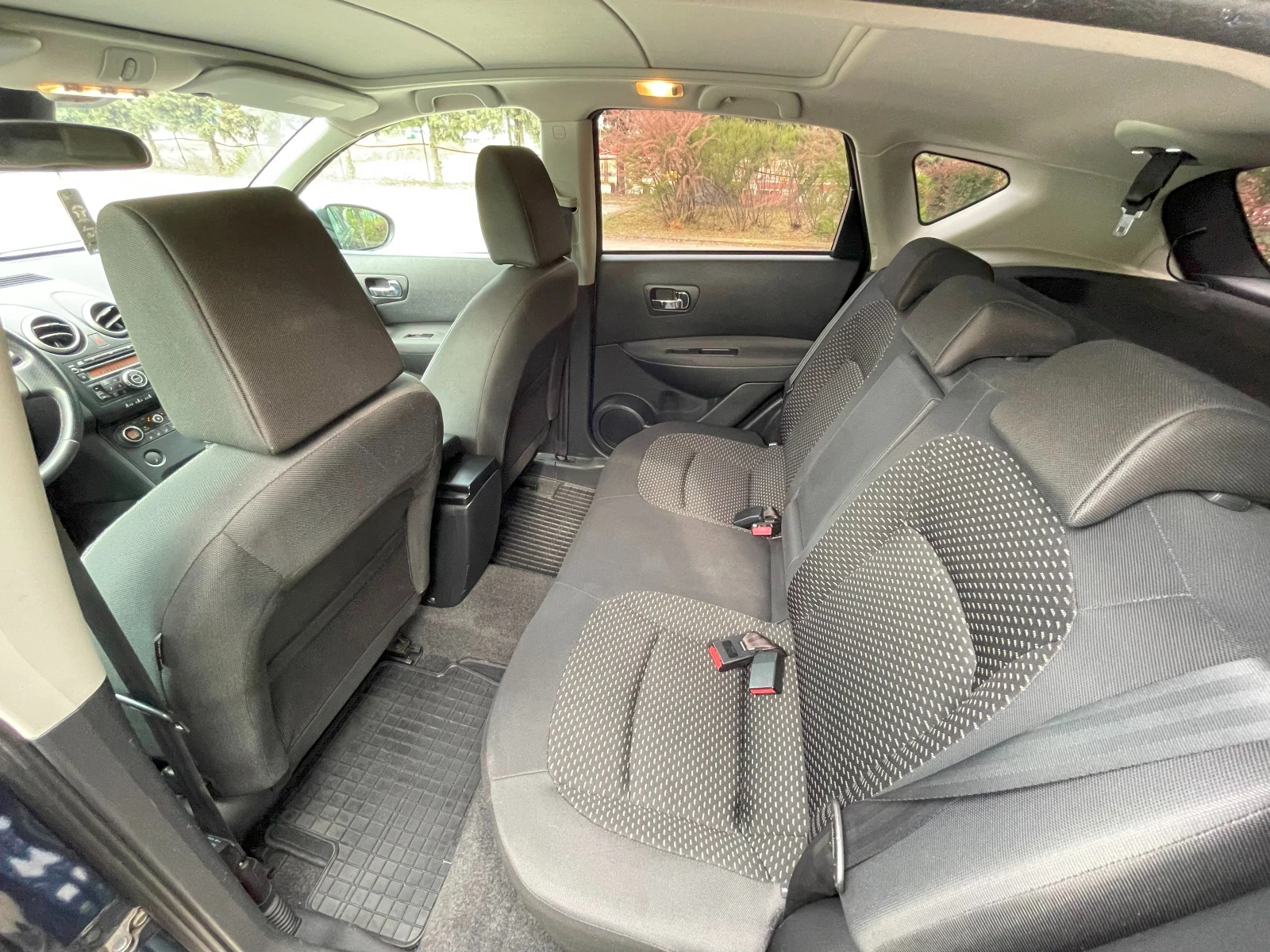 Nissan Qashqai 2.0i - изображение 10
