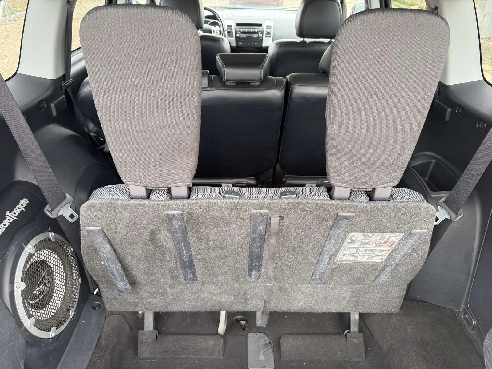 Mitsubishi Outlander 2.4i Швейцария, снимка 14 - Автомобили и джипове - 54046090