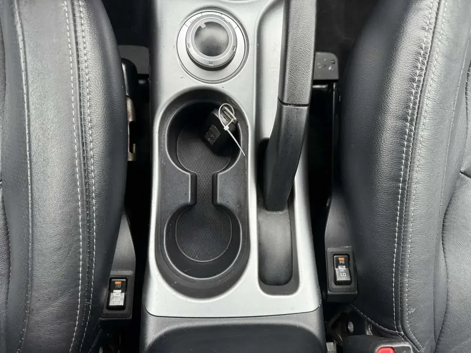 Mitsubishi Outlander 2.4i Швейцария, снимка 16 - Автомобили и джипове - 54046090