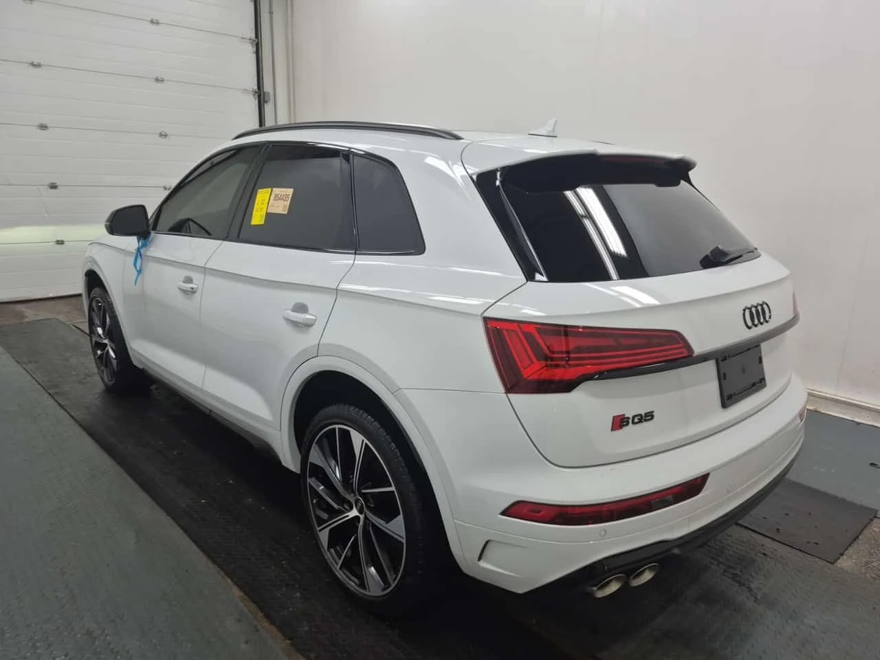 Audi SQ5 TECHNIK| BANG & OLUFSEN| PANO| ЧЕРВЕН САЛОН| CARFA, снимка 4 - Автомобили и джипове - 54228092