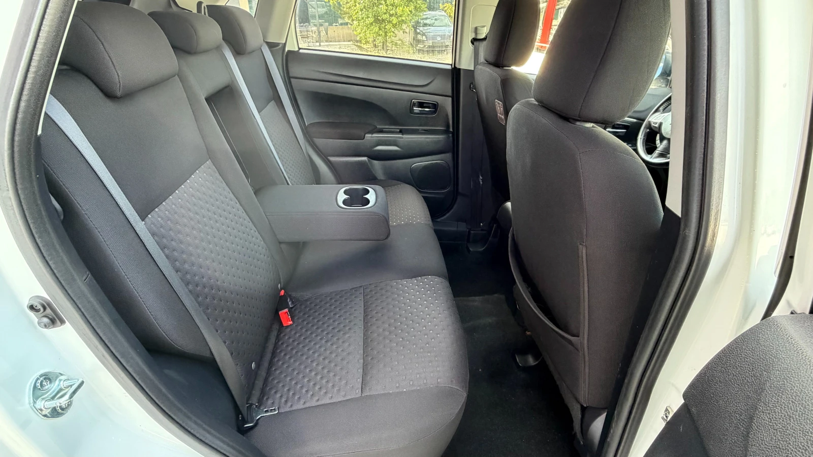 Mitsubishi ASX 1.8 4x4, снимка 11 - Автомобили и джипове - 54516827
