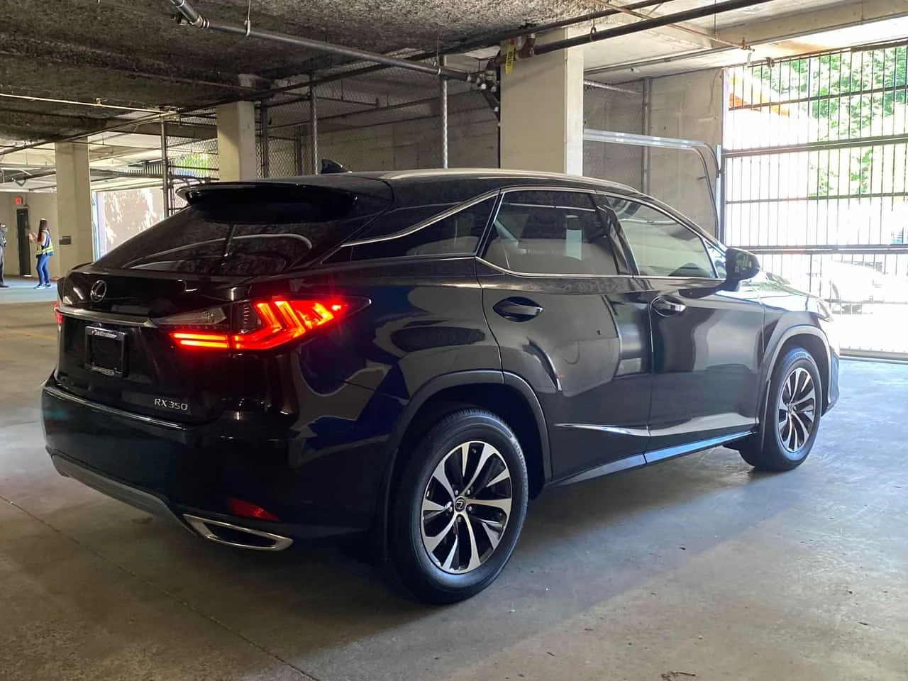 Lexus RX 350 ДИСТРОНИК * ОБДУХВАНЕ * ПАНО * 2 КОМПЛЕКТА ГУМИ, снимка 3 - Автомобили и джипове - 55074104