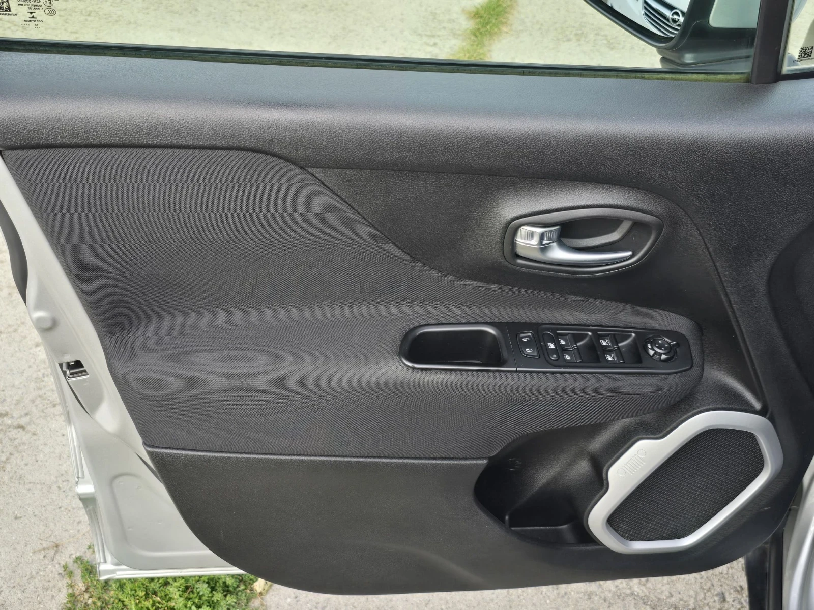 Jeep Renegade Long, снимка 17 - Автомобили и джипове - 55573424
