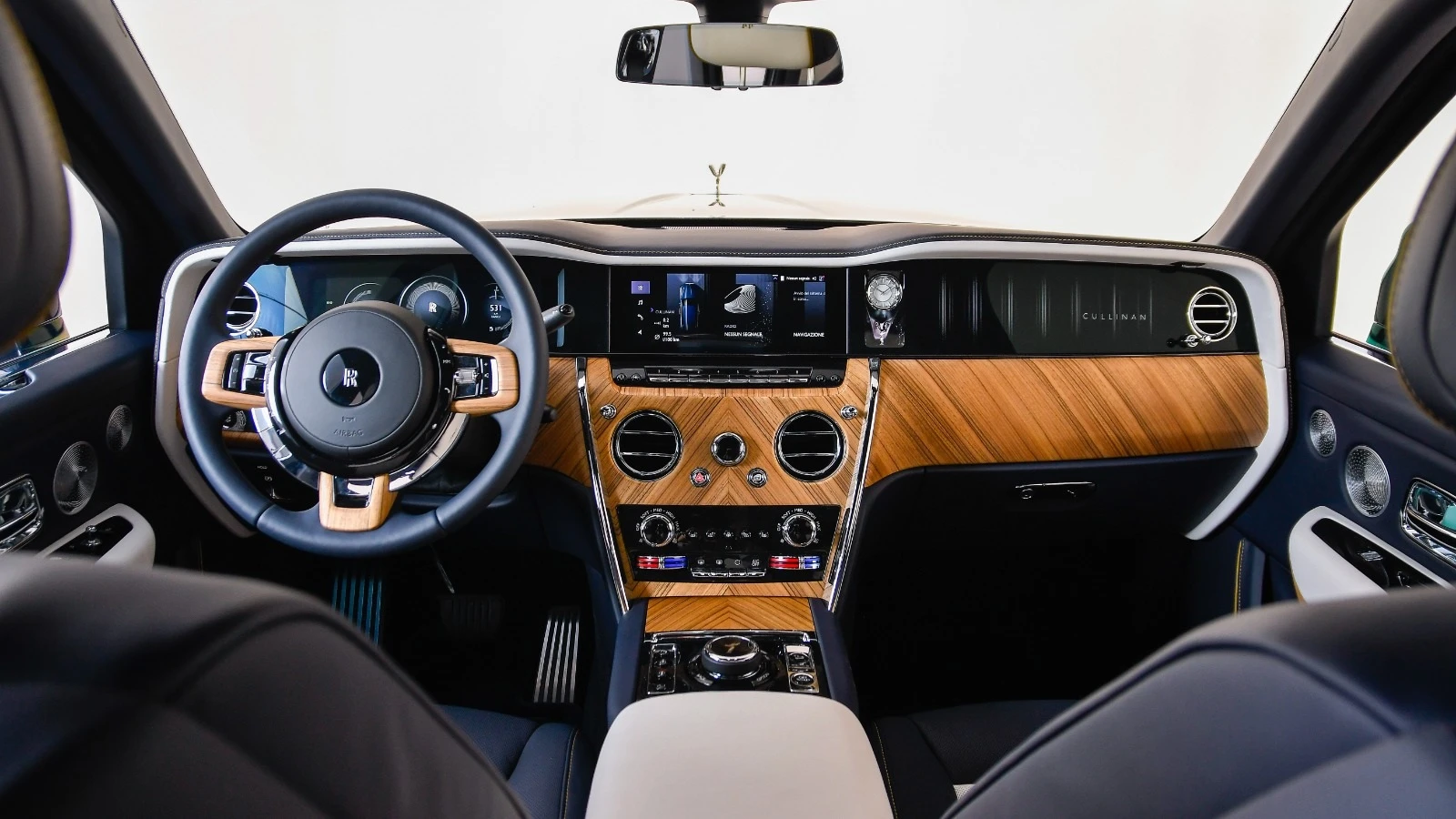 Rolls-Royce Cullinan 6.7 V12 AWD , снимка 7 - Автомобили и джипове - 56125707