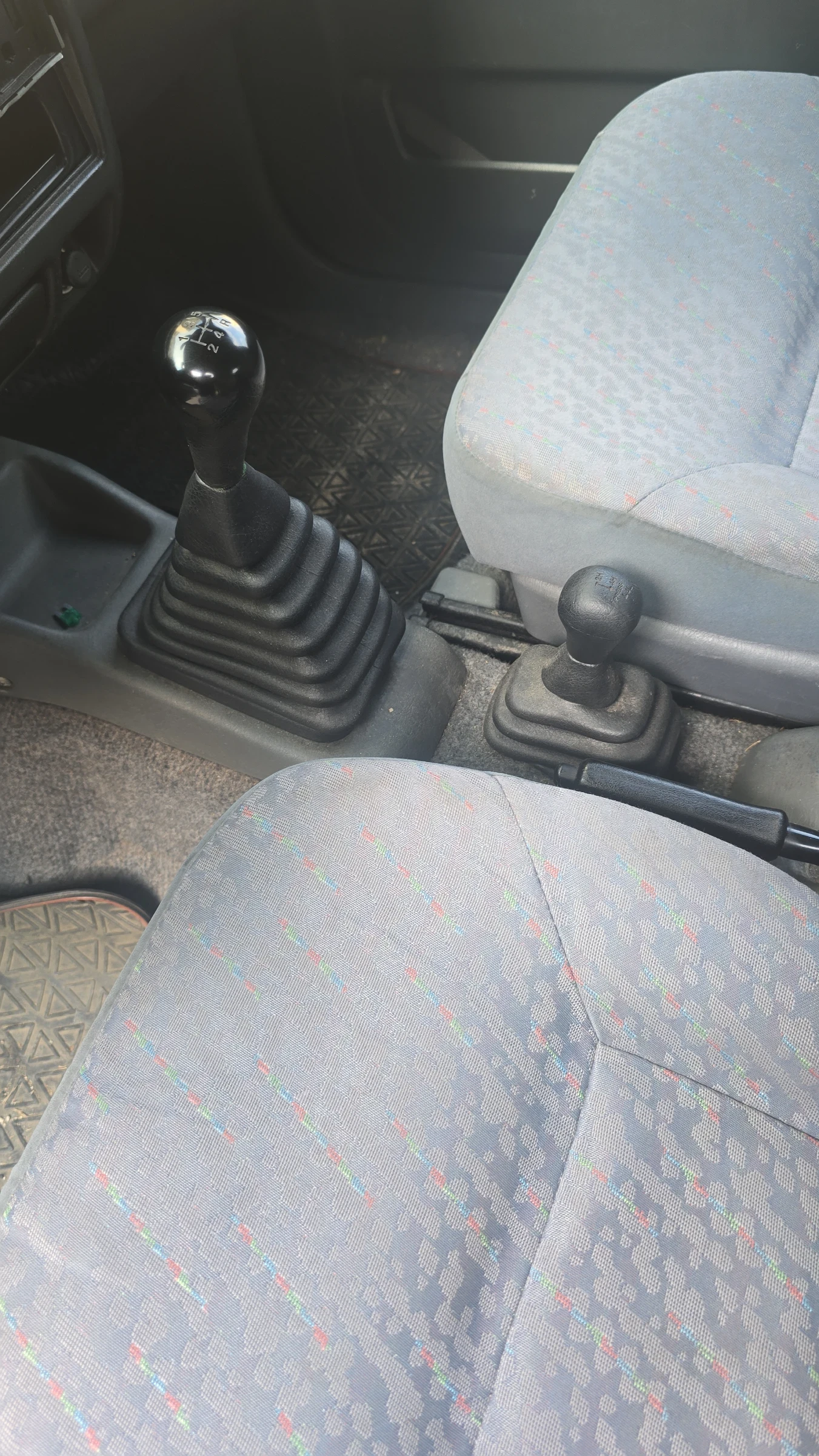 Suzuki Jimny 1.5 dci, снимка 10 - Автомобили и джипове - 56651279